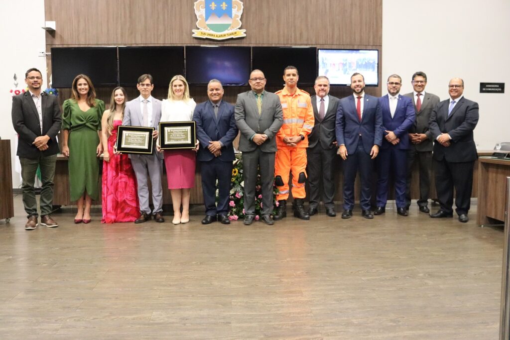 Defensora e defensor público recebem título de cidadão honorário de Montes Claros  1