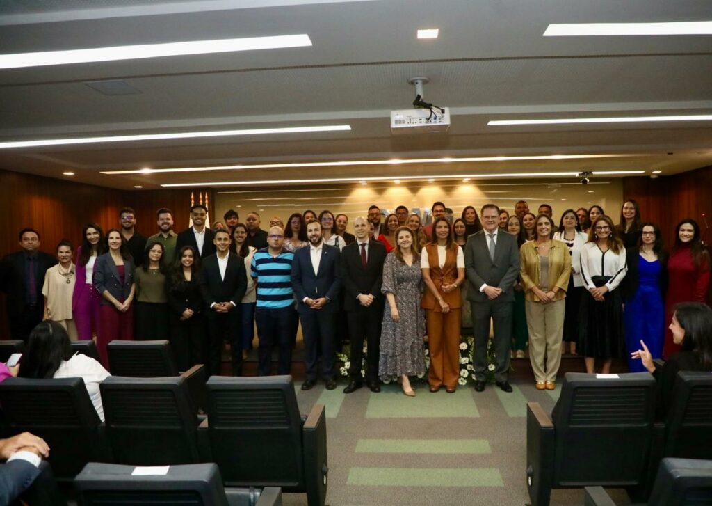DPMG empossa segunda turma de servidoras e servidores concursados para o quadro administrativo da Instituição 